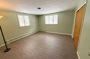 1090 Pleasant St, Paxton, MA 01612 - Photo 9