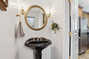 921 Sherwood Forest Ln, Saugus, MA 01906 - Photo 15