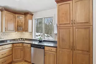 921 Sherwood Forest Ln, Saugus, MA 01906 - Photo 13