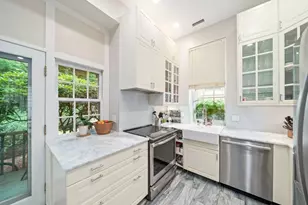 81 Glen Rd, Brookline, MA 02445 - Photo 9