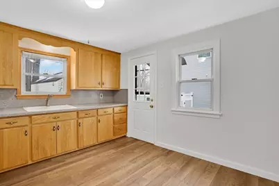 33 Drexel St, Springfield, MA 01104 - Photo 5