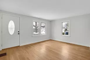 33 Drexel St, Springfield, MA 01104 - Photo 9