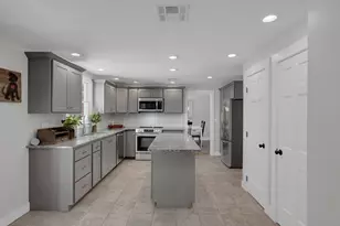 26 Fredric Ln, Mansfield, MA 02048 - Photo 5