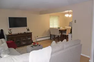 126 Wilson Dr, Framingham, MA 01702 - Photo 3