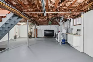 41 Vogel St, Boston, MA 02132 - Photo 31