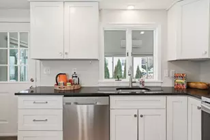 41 Vogel St, Boston, MA 02132 - Photo 9