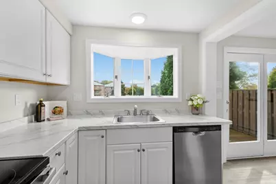 7 Mayberry Dr #H, Westborough, MA 01581 - Photo 13