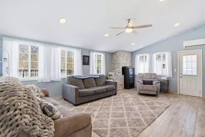 24 Worcester Road, Peabody, MA 01960 - Photo 11