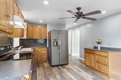 257 Spruce St, Leominster, MA 01453 - Photo 5