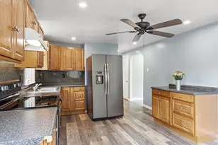 257 Spruce St, Leominster, MA 01453 - Photo 5