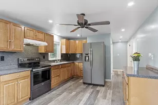 257 Spruce St, Leominster, MA 01453 - Photo 3