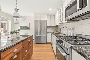 15 Kent Square, Brookline, MA 02446 - Photo 5