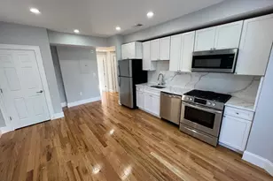 372 Oxford St, Somerville, MA 02144 - Photo 3