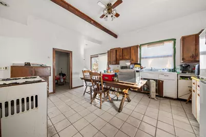 6 Highland St, Woburn, MA 01801 - Photo 9