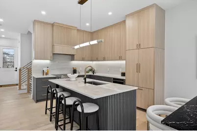 84 East Side Pkwy #84, Newton, MA 02460 - Photo 9