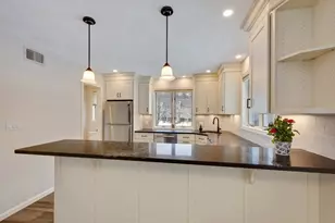 801 Sherwood Forest Ln, Saugus, MA 01906 - Photo 5