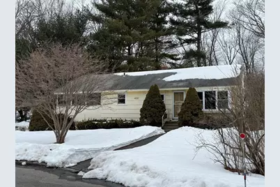 8 Sycamore Cir, Millbury, MA 01527 - Photo 3