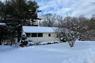 8 Sycamore Cir, Millbury, MA 01527 - Photo 5