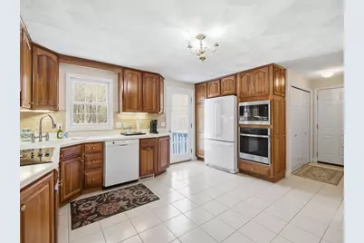 61 Abbott St, North Andover, MA 01845 - Photo 5