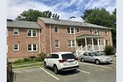 17 Hammond Pond Pkwy #4, Newton, MA 02467 - Photo 9