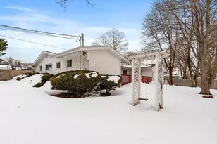 101 Elmcrest Rd, North Andover, MA 01845 - Photo 35