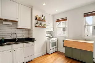 35 Story St, Boston, MA 02127 - Photo 5