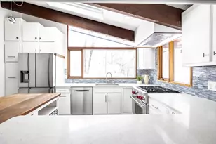 134 Rangeley Rd, Brookline, MA 02467 - Photo 5