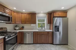 43 Hobart St, Danvers, MA 01923 - Photo 19