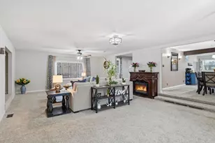 83 Oakdale St, Springfield, MA 01104 - Photo 3