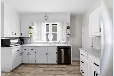 23 Ellsworth Ave, Melrose, MA 02176 - Photo 15