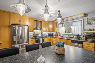 16 Felton St, Woburn, MA 01801 - Photo 3