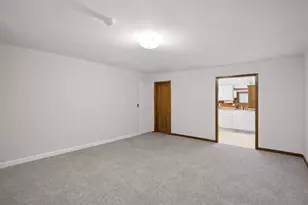 16 Felton St, Woburn, MA 01801 - Photo 27