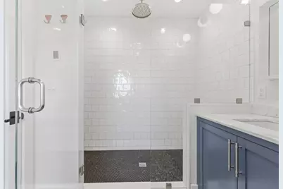 138 W 3rd St, Boston, MA 02127 - Photo 19