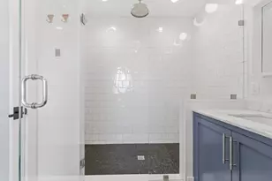 138 W 3rd St, Boston, MA 02127 - Photo 19