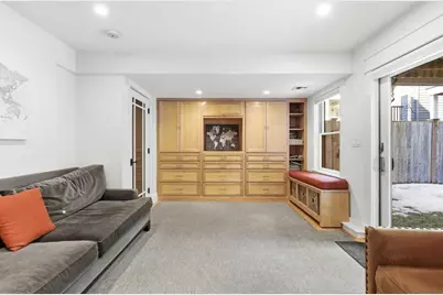 138 W 3rd St, Boston, MA 02127 - Photo 25