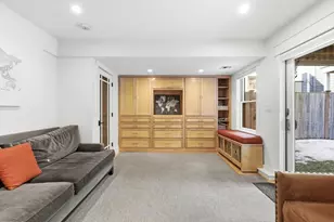 138 W 3rd St, Boston, MA 02127 - Photo 25