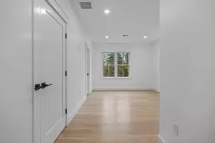 26 Beacon Ave, Newburyport, MA 01950 - Photo 31