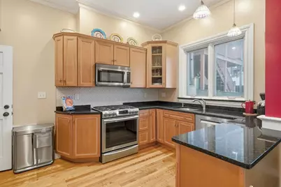 13 Pacific St, Boston, MA 02127 - Photo 9