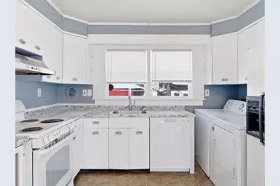 74 Carlisle St, Lowell, MA 01852 - Photo 19