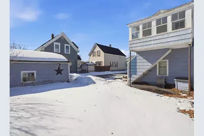 74 Carlisle St, Lowell, MA 01852 - Photo 7