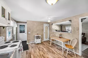 236 Glenoak Dr, Springfield, MA 01128 - Photo 5