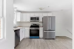 417 Hildreth St, Lowell, MA 01850 - Photo 5