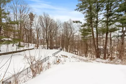 47 Bond St, Fitchburg, MA 01420 - Photo 33