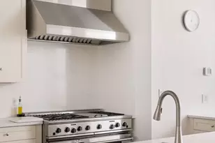 100 Westcliff Rd, Weston, MA 02493 - Photo 15