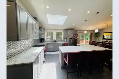 7 Thomas Dr, Framingham, MA 01701 - Photo 11