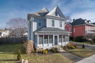 352 Pleasant St, Holyoke, MA 01040 - Photo 37