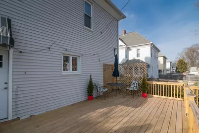 352 Pleasant St, Holyoke, MA 01040 - Photo 33