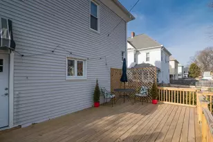 352 Pleasant St, Holyoke, MA 01040 - Photo 33