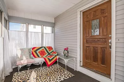 352 Pleasant St, Holyoke, MA 01040 - Photo 29