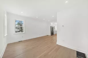 1 Sunnyside Ave, Wellesley, MA 02482 - Photo 9